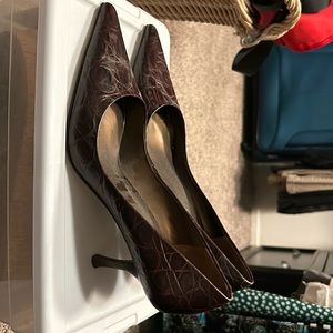 Nine West Nuncio brown croc pattern pumps. Almost new, barely any wear. Size 8M